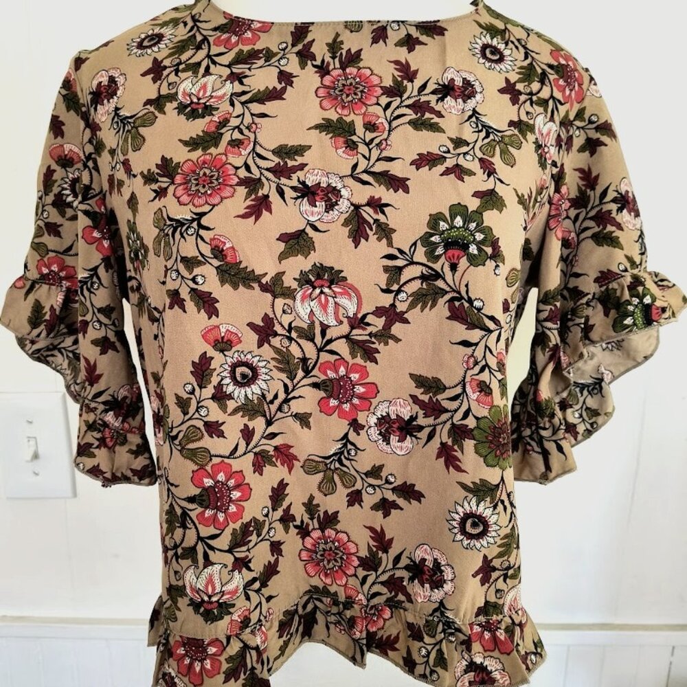Brown with Floral Print Short Sleeve Ruffle Hem Crop Blouse